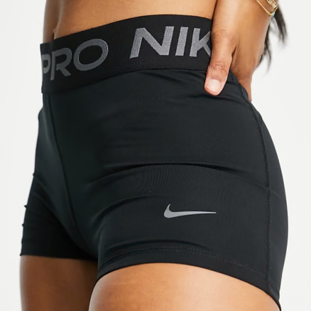 Nike pro 3” shorts